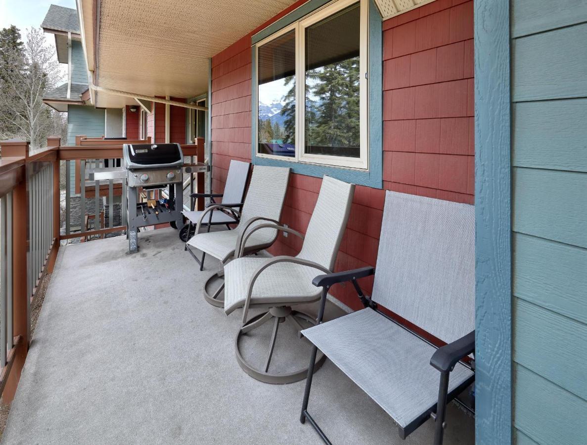 Newly Renovated Grizzly Lodge, Spacious 3Br 2Ba With Open Pool, Hot Tub Canmore Exterior foto