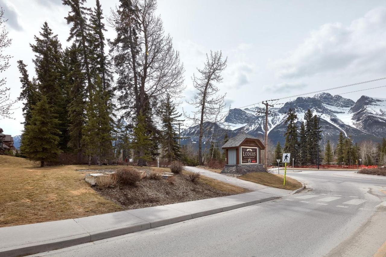Newly Renovated Grizzly Lodge, Spacious 3Br 2Ba With Open Pool, Hot Tub Canmore Exterior foto